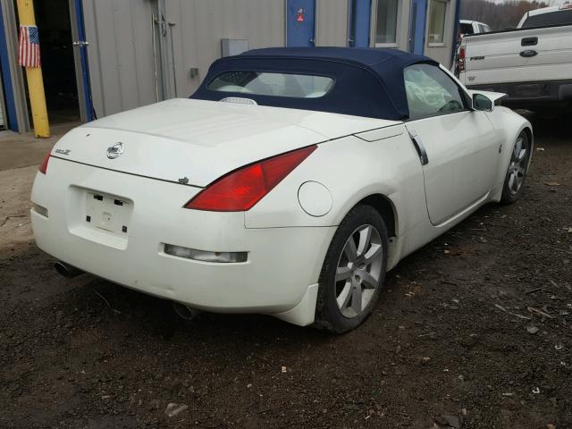 JN1AZ36A95M757719 - 2005 NISSAN 350Z ROADS WHITE photo 4