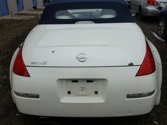 JN1AZ36A95M757719 - 2005 NISSAN 350Z ROADS WHITE photo 6