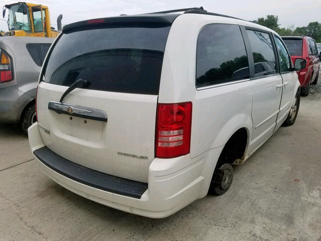 2A8HR54P68R661877 - 2008 CHRYSLER TOWN & COU WHITE photo 4