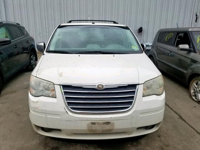 2A8HR54P68R661877 - 2008 CHRYSLER TOWN & COU WHITE photo 9