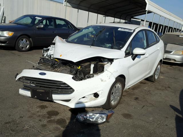 3FADP4AJ4JM101011 - 2018 FORD FIESTA S WHITE photo 2