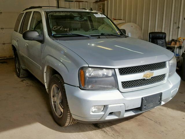 1GNDT13S282158925 - 2008 CHEVROLET TRAILBLAZE SILVER photo 1