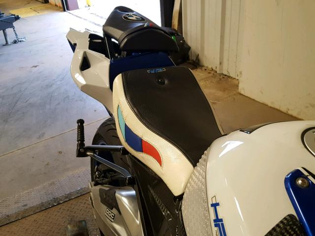 WB10D1109DZC96632 - 2013 BMW HP4  WHITE photo 6