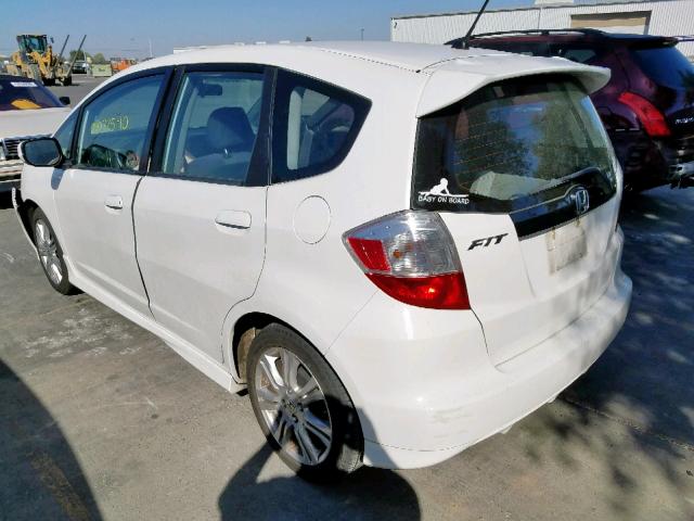 JHMGE8H44AC002791 - 2010 HONDA FIT SPORT WHITE photo 3