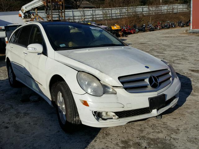 4JGCB65E47A040418 - 2007 MERCEDES-BENZ R 350 WHITE photo 1