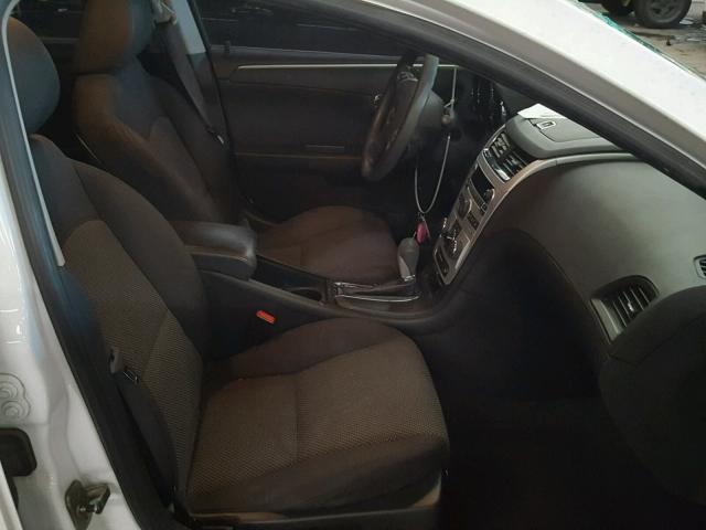 1G1ZC5E04AF173788 - 2010 CHEVROLET MALIBU 1LT WHITE photo 5
