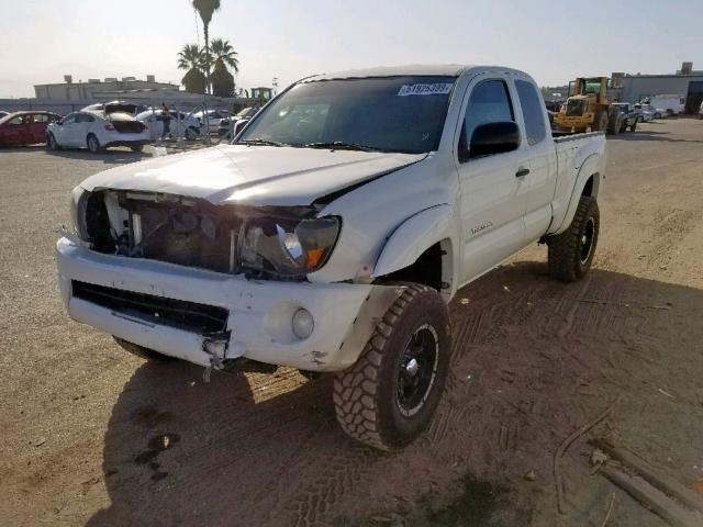 5TETU62N46Z247687 - 2006 TOYOTA TACOMA PRE WHITE photo 2