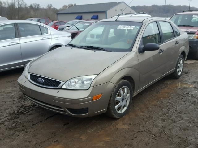 1FAFP34N25W169539 - 2005 FORD FOCUS ZX4 BROWN photo 2