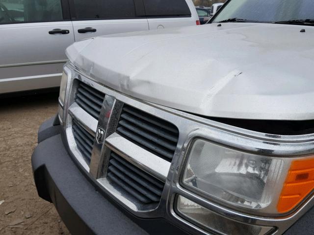 1D8GU28K98W171277 - 2008 DODGE NITRO SXT SILVER photo 9