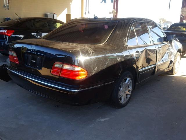 WDBJF65J71B245177 - 2001 MERCEDES-BENZ E 320 BLACK photo 4