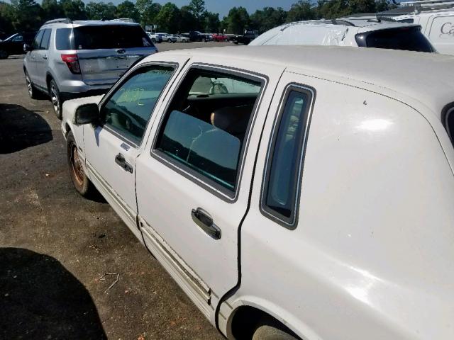 1LNLM81W3VY661772 - 1997 LINCOLN TOWN CAR WHITE photo 10