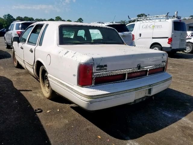 1LNLM81W3VY661772 - 1997 LINCOLN TOWN CAR WHITE photo 3