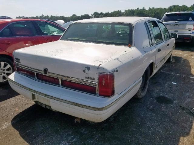 1LNLM81W3VY661772 - 1997 LINCOLN TOWN CAR WHITE photo 4