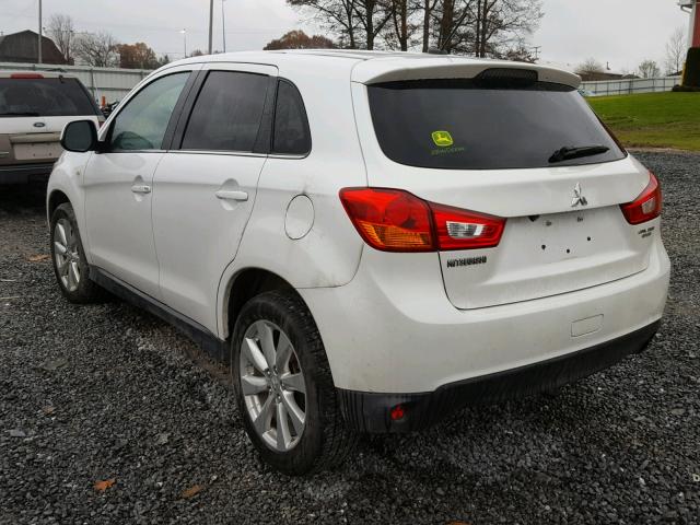 4A4AR4AU6FE005081 - 2015 MITSUBISHI OUTLANDER WHITE photo 3