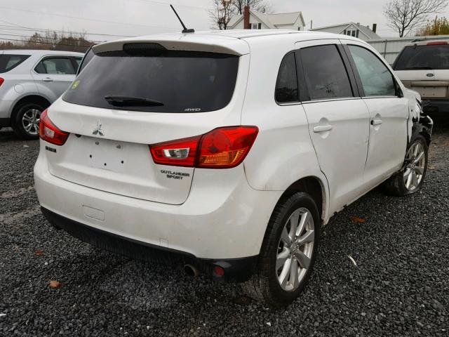 4A4AR4AU6FE005081 - 2015 MITSUBISHI OUTLANDER WHITE photo 4