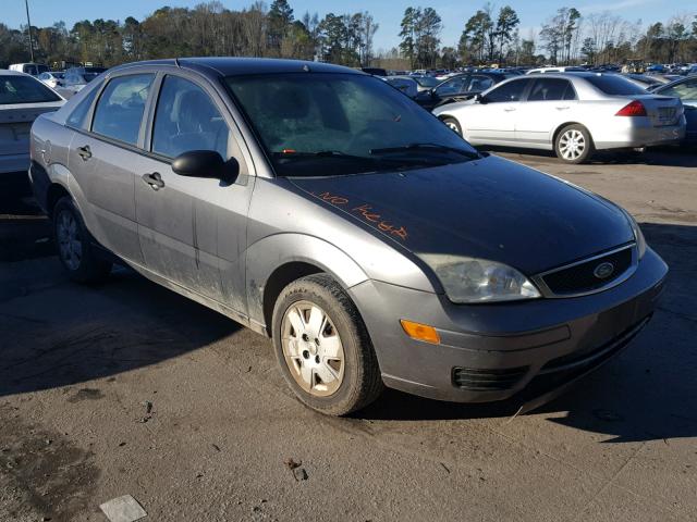 1FAFP34NX7W286496 - 2007 FORD FOCUS ZX4 GRAY photo 1