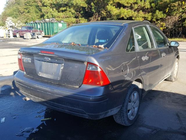 1FAFP34NX7W286496 - 2007 FORD FOCUS ZX4 GRAY photo 4