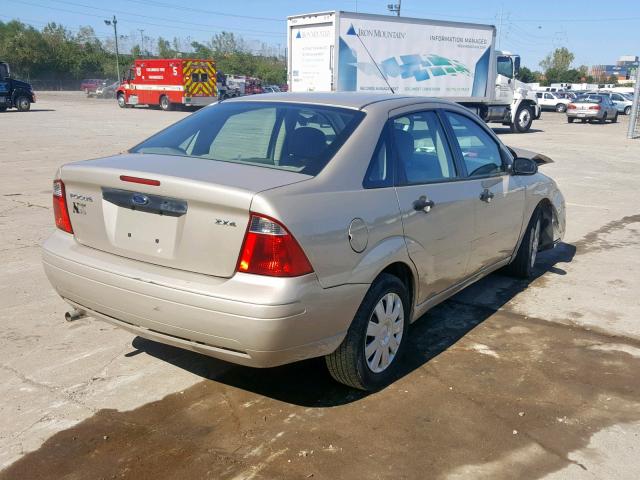 1FAFP34N16W121046 - 2006 FORD FOCUS ZX4 GOLD photo 4