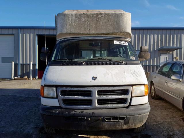 2B6LB31Z3XK551624 - 1999 DODGE RAM VAN B3 WHITE photo 9