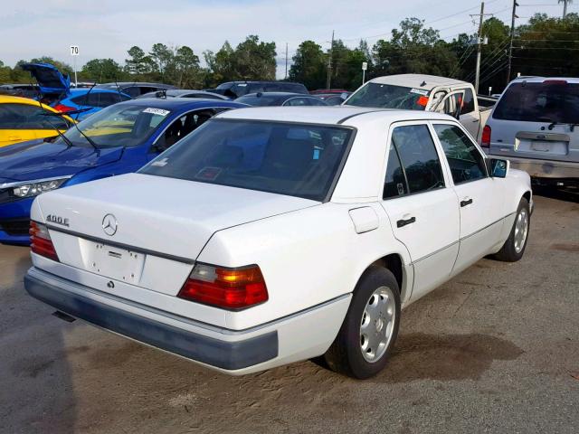 WDBEA34E0NB740720 - 1992 MERCEDES-BENZ 400 E WHITE photo 4