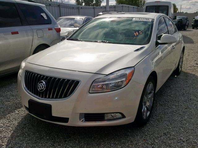 2G4GS5EV2C9213869 - 2012 BUICK REGAL PREM WHITE photo 2