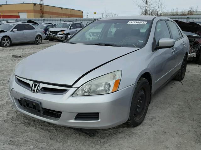 1HGCM56117A807812 - 2007 HONDA ACCORD VAL SILVER photo 2