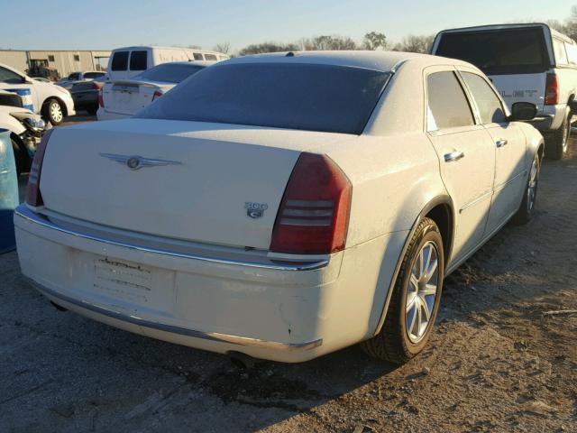 2C3KA63H17H741309 - 2007 CHRYSLER 300C WHITE photo 4