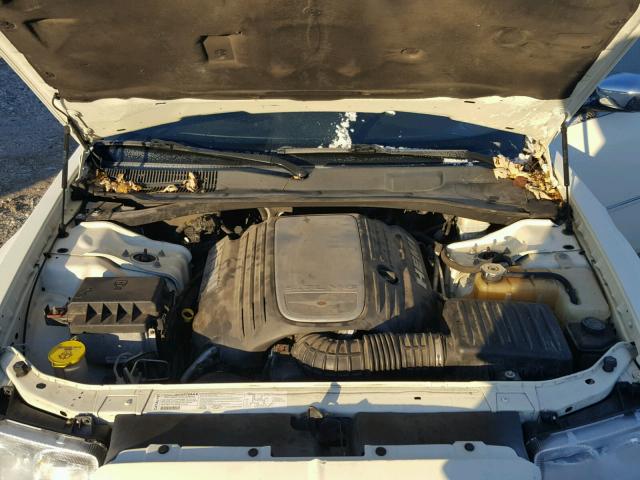 2C3KA63H17H741309 - 2007 CHRYSLER 300C WHITE photo 7