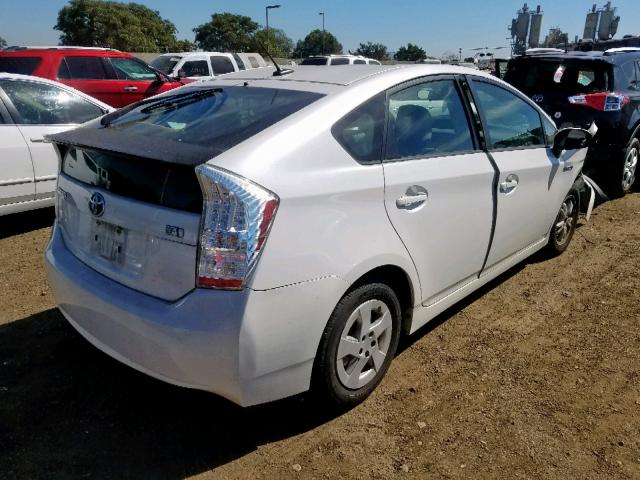 JTDKN3DUXB0260658 - 2011 TOYOTA PRIUS WHITE photo 4