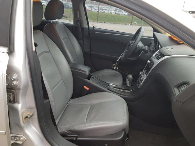 1G1ZH57B09F120212 - 2009 CHEVROLET MALIBU 1LT SILVER photo 5