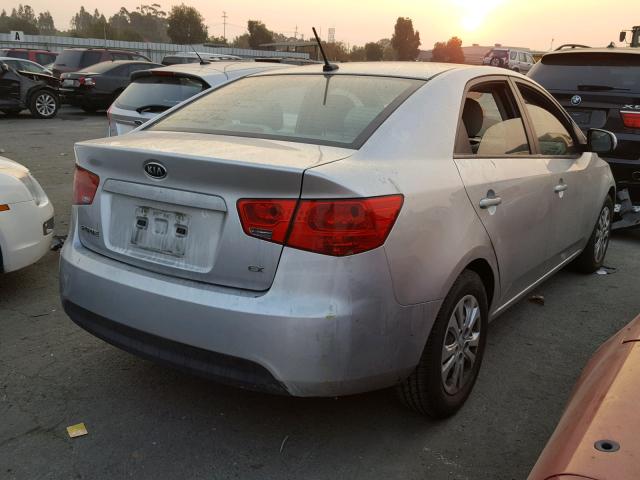 KNAFU4A23D5735020 - 2013 KIA FORTE EX SILVER photo 4