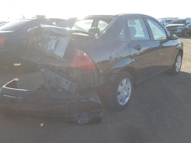 1FAFP34N67W260705 - 2007 FORD FOCUS ZX4 BLACK photo 4