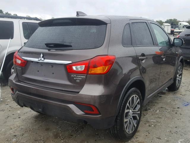 JA4AP3AW2JZ009794 - 2018 MITSUBISHI OUTLANDER BROWN photo 4