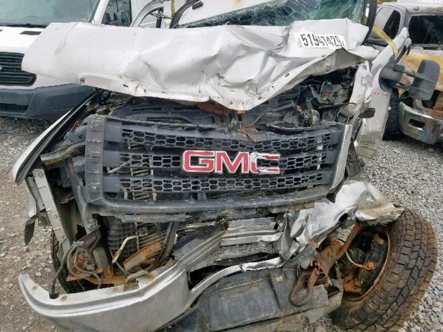 1GT424C88BF232513 - 2011 GMC SIERRA K35 GRAY photo 7