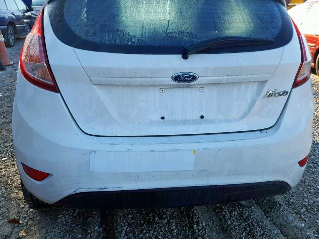 3FADP4TJ2GM169815 - 2016 FORD FIESTA S WHITE photo 9