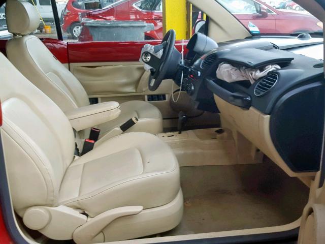 3VWRF31Y56M331865 - 2006 VOLKSWAGEN NEW BEETLE 红色 照片 5