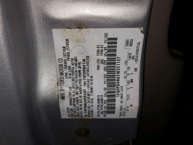 1FAFP34N65W251127 - 2005 FORD FOCUS ZX4 SILVER photo 10