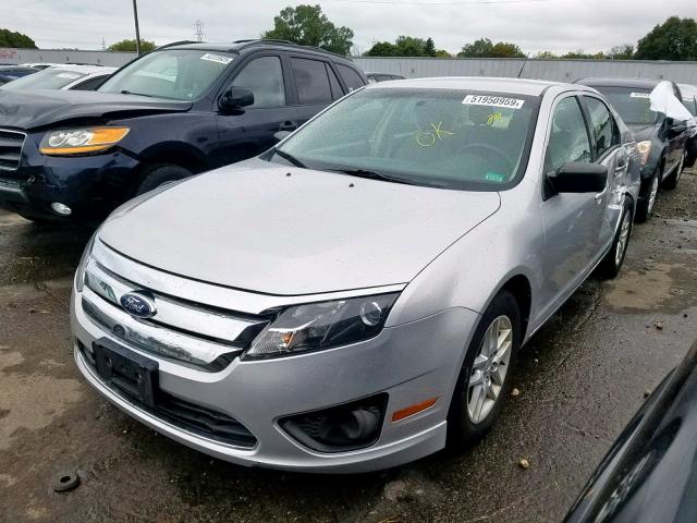 3FAHP0GA0CR135633 - 2012 FORD FUSION S SILVER photo 2