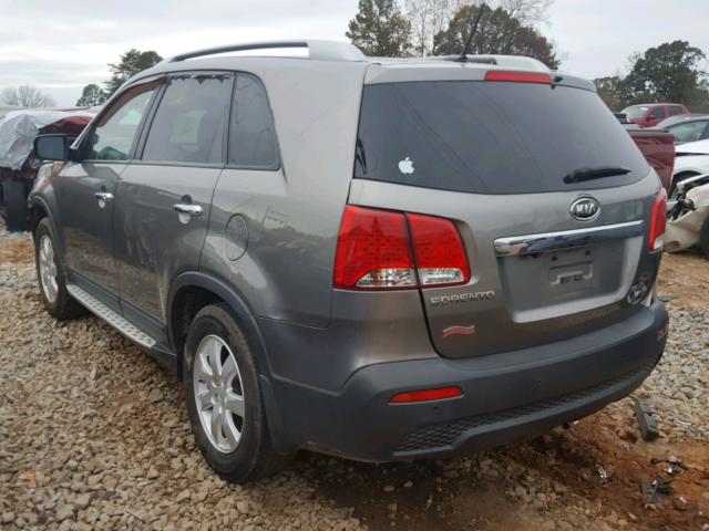 5XYKT3A19BG180777 - 2011 KIA SORENTO BA GRAY photo 3