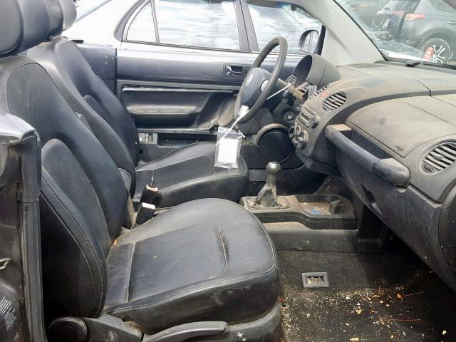 3VWRF31Y16M300368 - 2006 VOLKSWAGEN NEW BEETLE 灰色 照片 5
