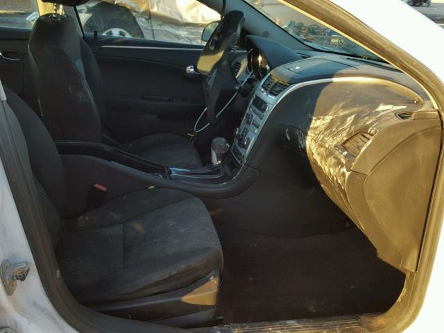 1G1ZC5E02CF184307 - 2012 CHEVROLET MALIBU 1LT WHITE photo 5