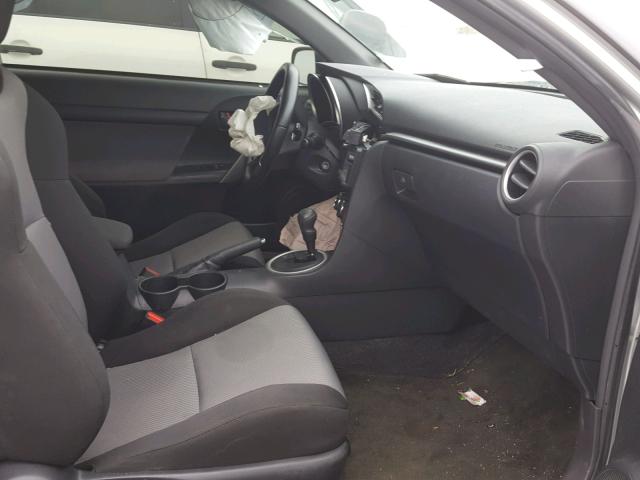 JTKJF5C78E3069865 - 2014 TOYOTA SCION TC 银色 照片 5