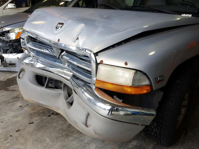 1B7GL22X9YS572664 - 2000 DODGE DAKOTA SILVER photo 9