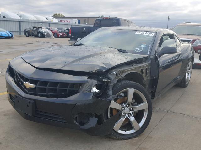 2G1FA1E30D9131787 - 2013 CHEVROLET CAMARO LS BLACK photo 2