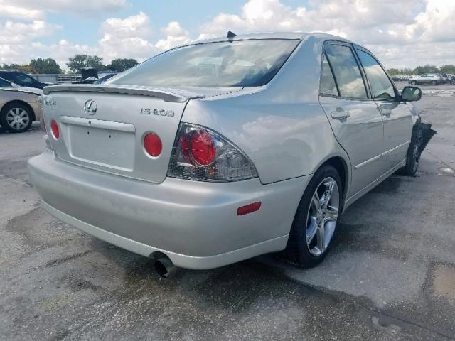 JTHBD192120041651 - 2002 LEXUS IS 300 SILVER photo 4