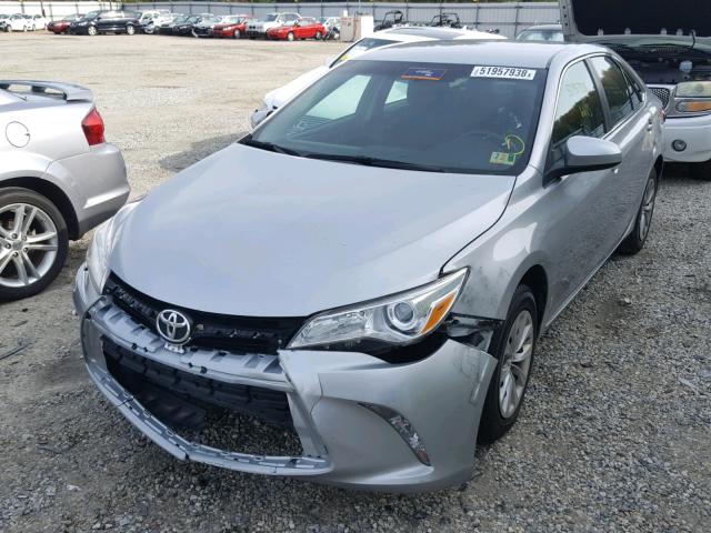 4T1BF1FK8GU599556 - 2016 TOYOTA CAMRY LE SILVER photo 2