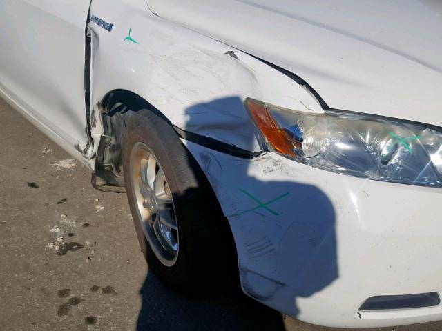 JTNBB46K673011091 - 2007 TOYOTA CAMRY HYBR WHITE photo 9