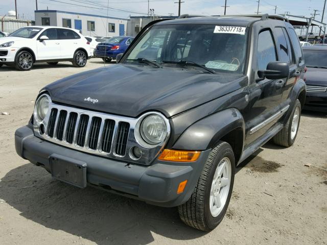 1J4GL58K95W672517 - 2005 JEEP LIBERTY LI GRAY photo 2