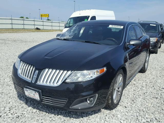 1LNHM94R89G605405 - 2009 LINCOLN MKS BLACK photo 2