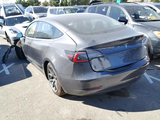 5YJ3E1EA0JF044685 - 2018 TESLA MODEL 3 GRAY photo 3